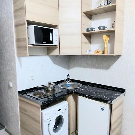 Отличная Квартира Со Всеми Удобствами. Almaty Exterior photo